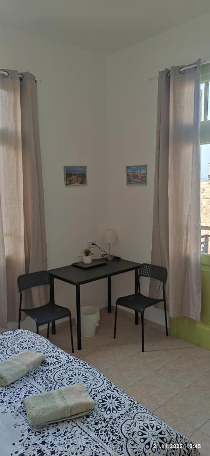 Guesthouse Comfy - Separate Rooms In The Apartment For A Relaxing Holiday Haifa Exteriér fotografie